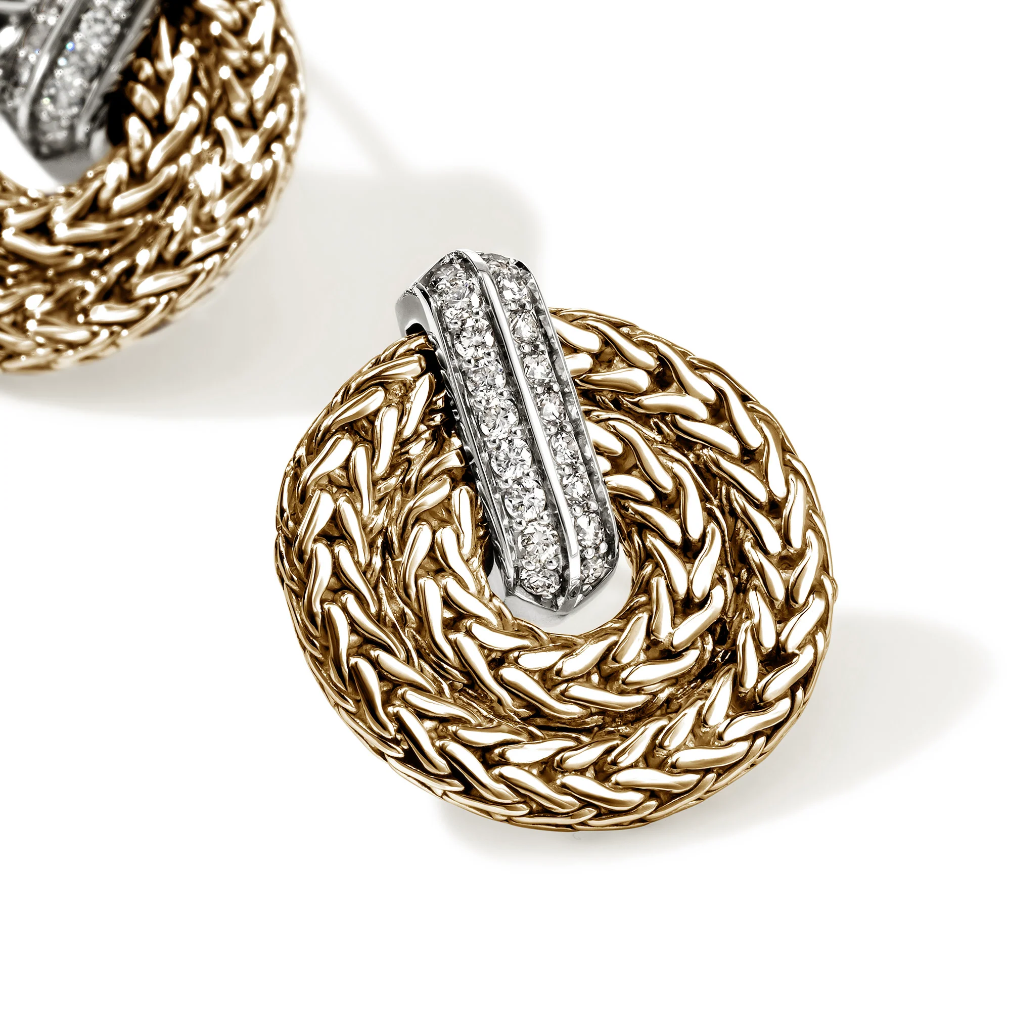 Icon Link Earrings, Gold, Diamonds, 22MM|EGGX989912DI - Image 2