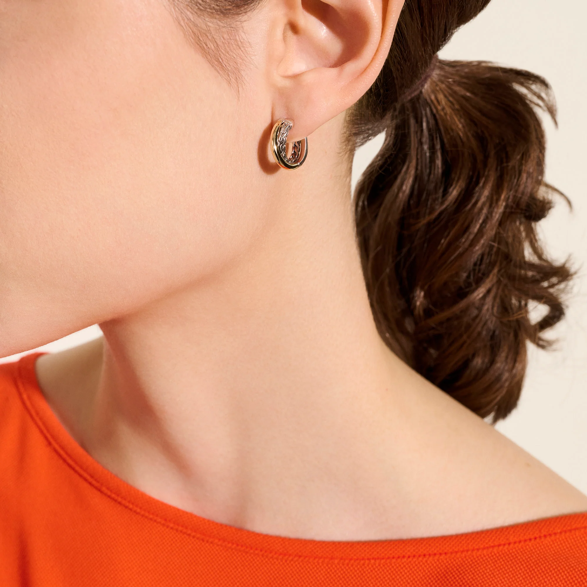 JH Essential Crossover Hoop Earring, Gold, Sterling Silver, 15MM|EZZ98713 - Image 5